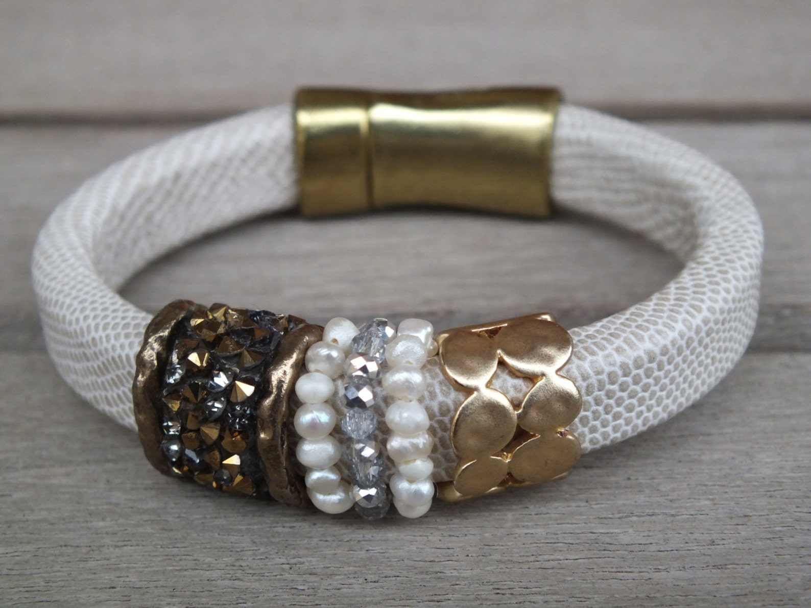 Women's snake leather bracelet with Swarovski and mother Etsy España