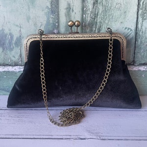 Black Velvet 8 Inch Clasp Vintage Style Frame Clutch Bag