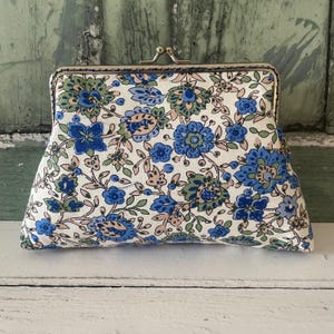 White Blue Pansies Floral Cotton 5.5 Inch Sew In Clasp Purse Frame Clutch Bag