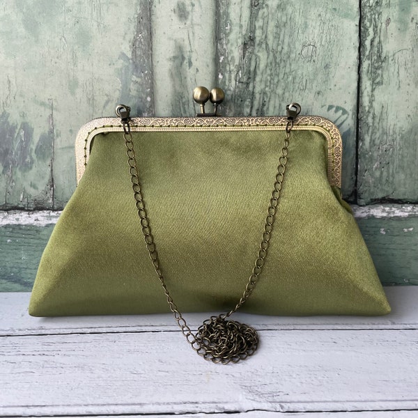 Pochette en satin vert olive de style vintage 20 cm avec fermoir