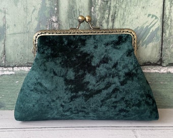 Dark Green Crushed Velvet 5.5 Inch Sew In Frame Vintage Style Clutch Bag