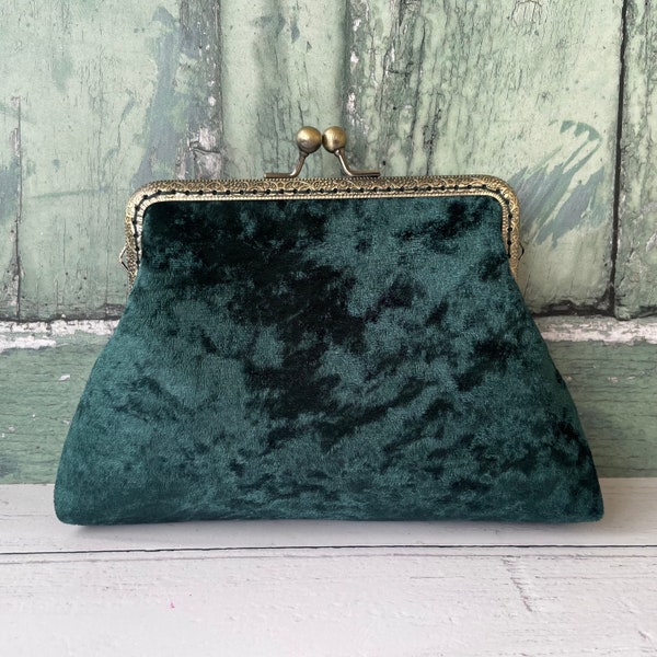 Dark Green Crushed Velvet 5.5 Inch Sew In Frame Vintage Style Clutch Bag