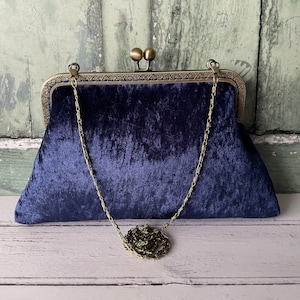 Navy Blue Crushed Velvet 8 Inch Clasp Vintage Style Frame Clutch Bag