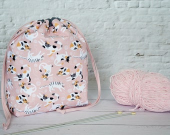 Snap closure Tiny Bento Style Knitting Project Bag Kittens Chasing Yarn fabric keeps your ball or cake of yarn tangle free