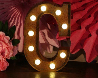 LETTER C - Metal Carnival Style Marquee Light, LED Light Up Letter - Battery Operated | Various Colours - Perfect Night Light | Gift Idea