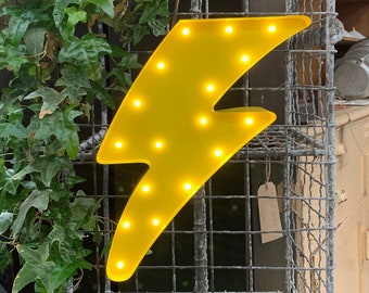 YELLOW LIGHTNING BOLT - Metal Marquee Light - Battery Operated - Night Light, Bedroom Decor, Games Room, Birthday Gift