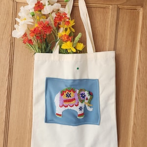 ELEPHANT Punch Needle Embroidery Kit