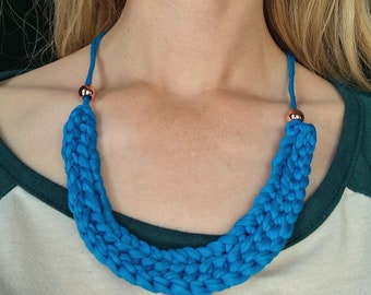 Crochet necklace kit - T-Shirt yarn - Recycled materials - eco friendly craft