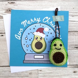 Carte de Noël Avocado Snowglobe - Crochet Avocat - Amigurumi Avocado - Vegan Christmas Card - Décoration de sapin de Noël - Secret Santa