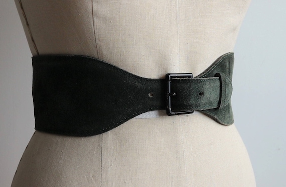 Alaia Belt | Azzedine Alaia Green Suede Belt | Vin