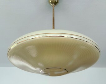 Art-Deco-Pendelleuchte, Vintage-Deckenleuchter, UFO-Glasschirm-Lampenschirm, Beige-Gold-Nadelstreifen, Messinggrün