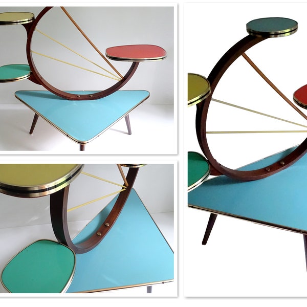Große bunte Formica Vintage Mid-Century moderne 5 Tier Pflanze Stand 60er Jahre Beistelltisch, Blumentisch, Blumenständer 50er Jahre 60er Jahre Design Retro Indoor