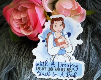 Con una mirada soñadora y lejana