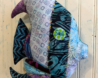 Poisson en forme de coussins ange poisson #AF013 ~ 14 "x 12"-US libre d’expédition!  Coloré à la main batik poisson art oreiller