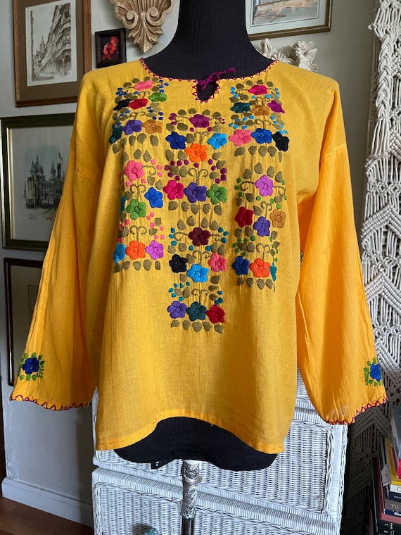 Floral embroidery Mexican blouse