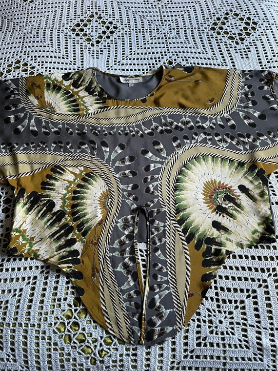 Feathers pattern silk top - image 8