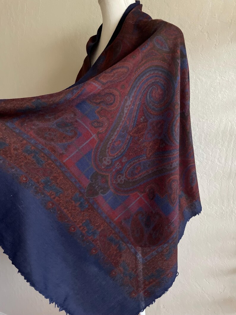 Châle fin en laine image 2