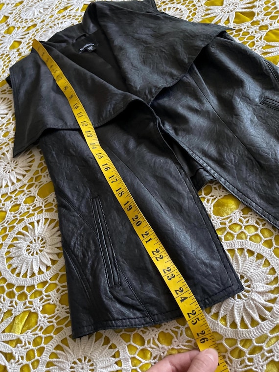 Leather vest - image 7