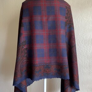 Châle fin en laine image 7