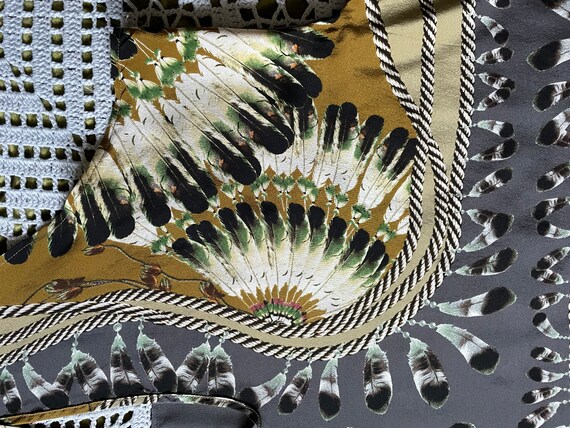 Feathers pattern silk top - image 7