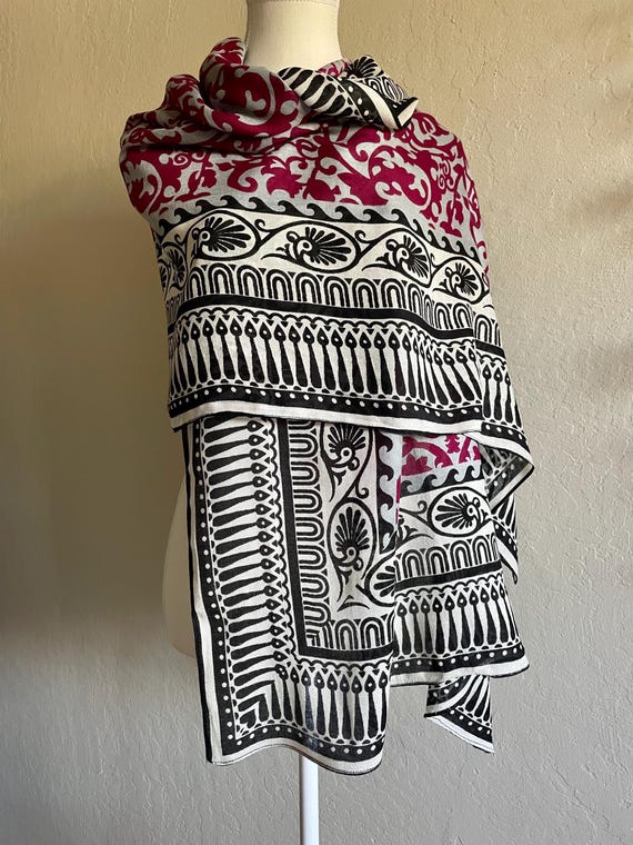 paisley pattern wrap - image 2