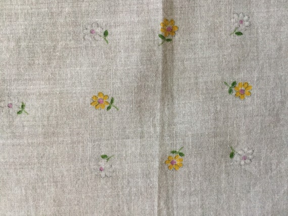 Vintage 1960s white cotton floral handkerchief - … - image 9