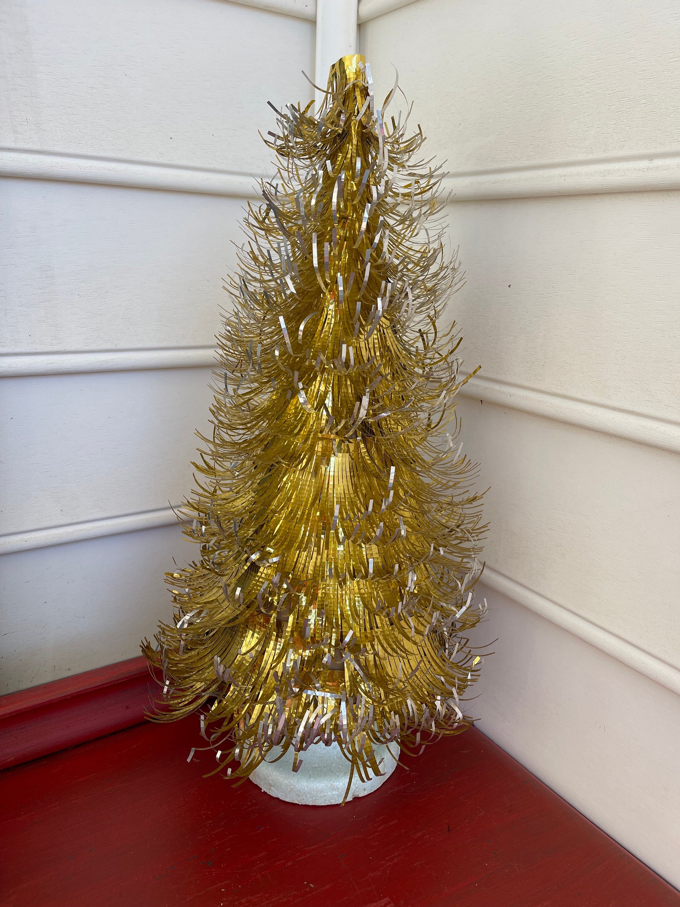 【RimOさま】vintage ❀ 燻ゴールドの クリスマス ツリー 23cm Vintage Gold Tinsel Eyelash Christmas Tree-tabletop-mid Century
