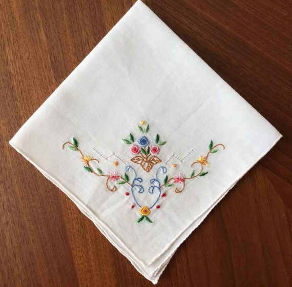 Vintage 1960s white cotton floral handkerchief - … - image 3