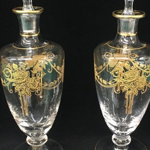 Pair of Baccarat Crystal Decanters – 19th Century French Gold Garland Decor image 2