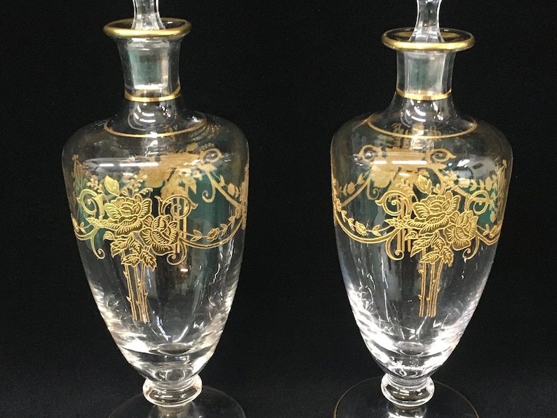 Pair of Baccarat Crystal Decanters – 19th Century French Gold Garland Decor image 2