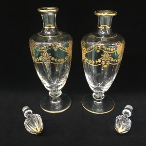 Pair of Baccarat Crystal Decanters – 19th Century French Gold Garland Decor image 3