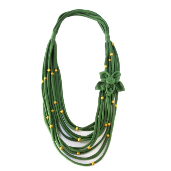 Collana di tessuto verde con fiore, collana di tessuto, filato Tshirt collana, gioielli urbano, Tshirt, tutti anno accessori, regali per lei