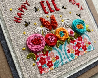 Carte d'anniversaire florale brodée, message cousu main