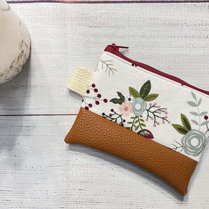 Small Keychain Zipper Pouch- Small Purse- Small Zipper Pouch- Bright, Colorful Pouch- Keyring Storage Pouch- Fabric Pouch- Keychain Wallet Pink/Red Florals