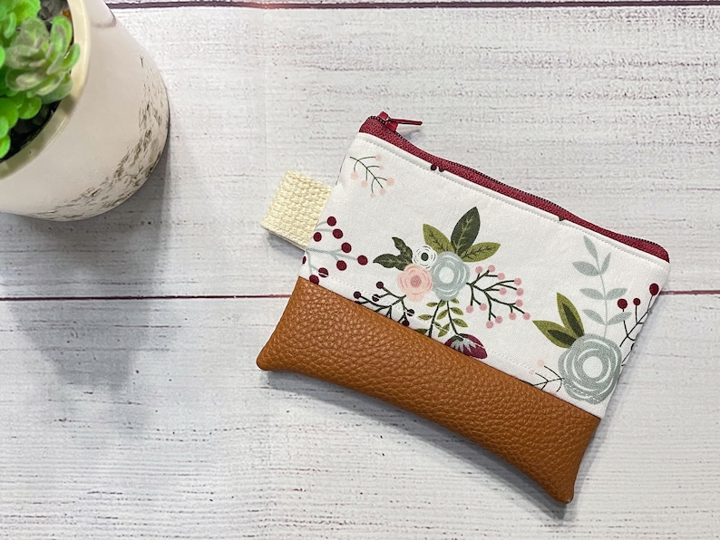Small Keychain Zipper Pouch- Small Purse- Small Zipper Pouch- Bright, Colorful Pouch- Keyring Storage Pouch- Fabric Pouch- Keychain Wallet Pink/Red Florals