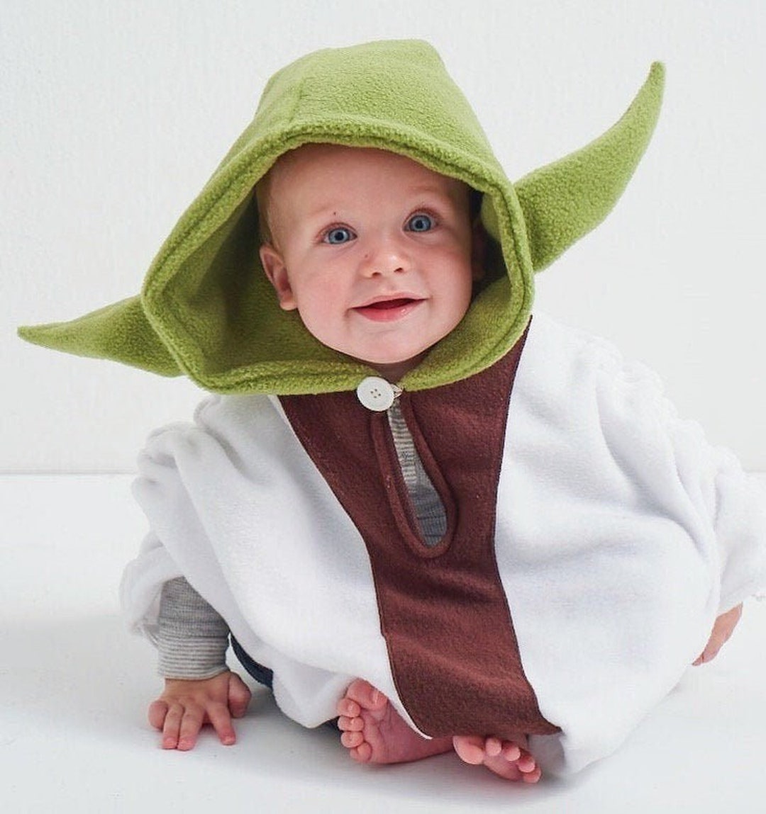 Peluche STAR WARS Baby Yoda (Idade Mínima: 3 Anos - 30,5 x 14 x 30,5 cm)