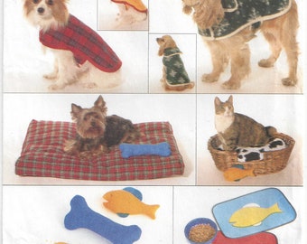 Dog Cat Bed with Removable Cover | Catnip Stuffed Toys Christmas Stockings Placemat for Dog Dish | Butterick 4226 uncut