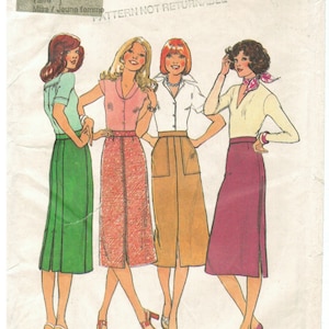 May include: Vintage sewing pattern featuring illustrations of four women in stylish skirts and tops. The pattern includes the number 1434, size 12, and waist measurement of 67cm. The word "Style" is prominently displayed.