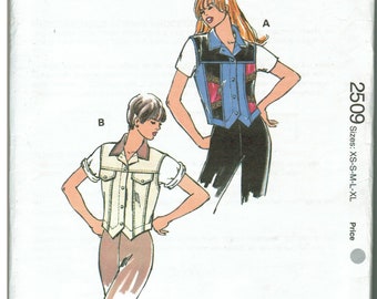 90er Jahre Country Western Weste | Passe, Kragen, geformter Saum, Kontrasteinsätze | Kwik Sew 2509 Misses Größen XS S M L XL ungeschnitten