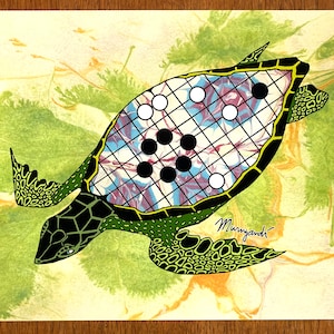 Poster - The Tortoise Shell - Baduk, Weiqi, Go Game - Happy Turtle with Floral Marbled Background - Art Print in Sizes A4, A3 and A3+