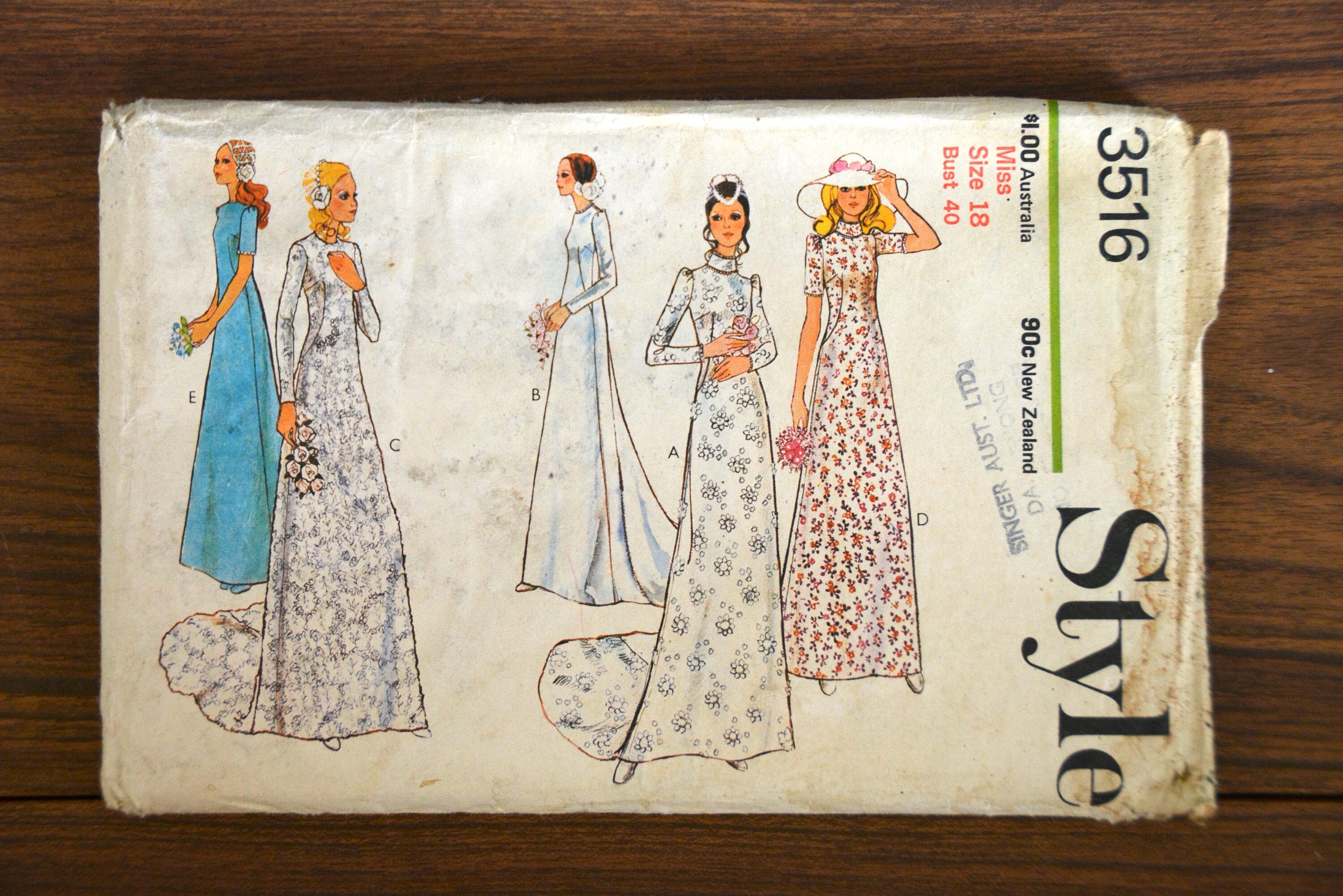70er Jahre Stil Schnittmuster 3516 Brautkleid mit Zug oder ...