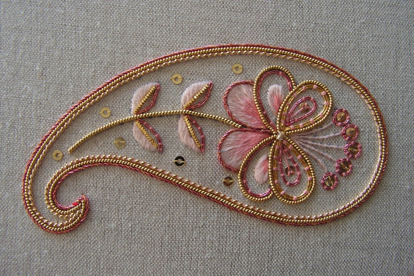 вышивка шнуром. вышиваем шнуром. вышивка шнуром. декоративная вышивка шнуром. декоративная вышивка шнуром.