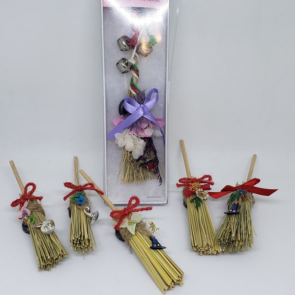 Small Magnet Witch Broom,  Dried Flower Décor, Broomcorn Besom,  Witch Broom for the Fridge