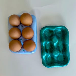 Suporte para 6 caixas de ovos feito à mão, presentes úteis abaixo de 40 para os amantes de ovos, decoração funcional, bandeja para ovos colorida e resistente única