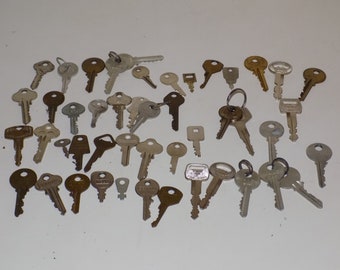 Metal Cut Key Collection Lot
