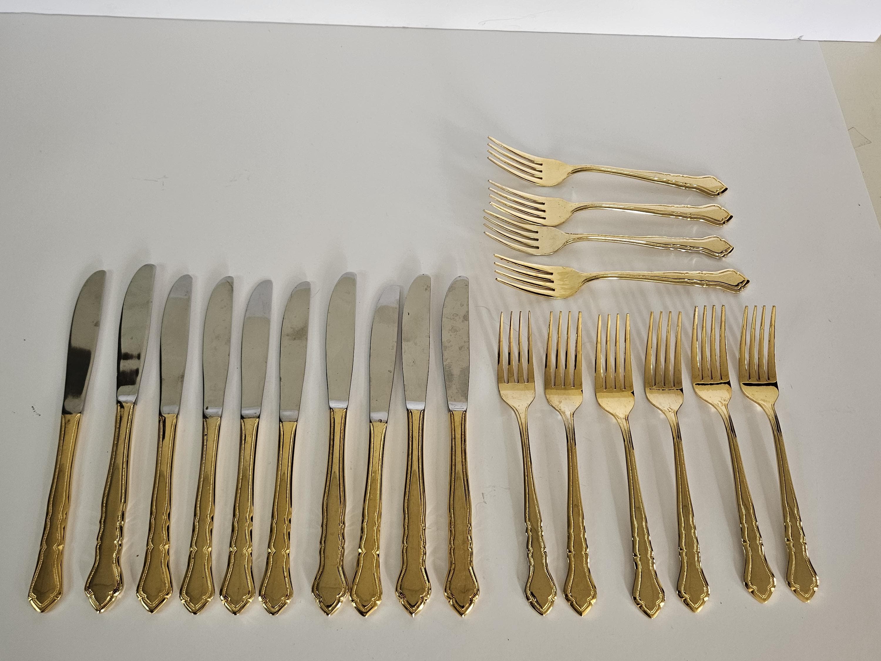 Reed & Barton Golden Rosebud Stainless Steel Flatware - 18/8 Glossy, Choose Your Piece (E81N)