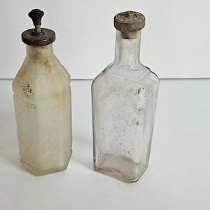 Vintage Perfume Bottles Richard Hudnut Textured