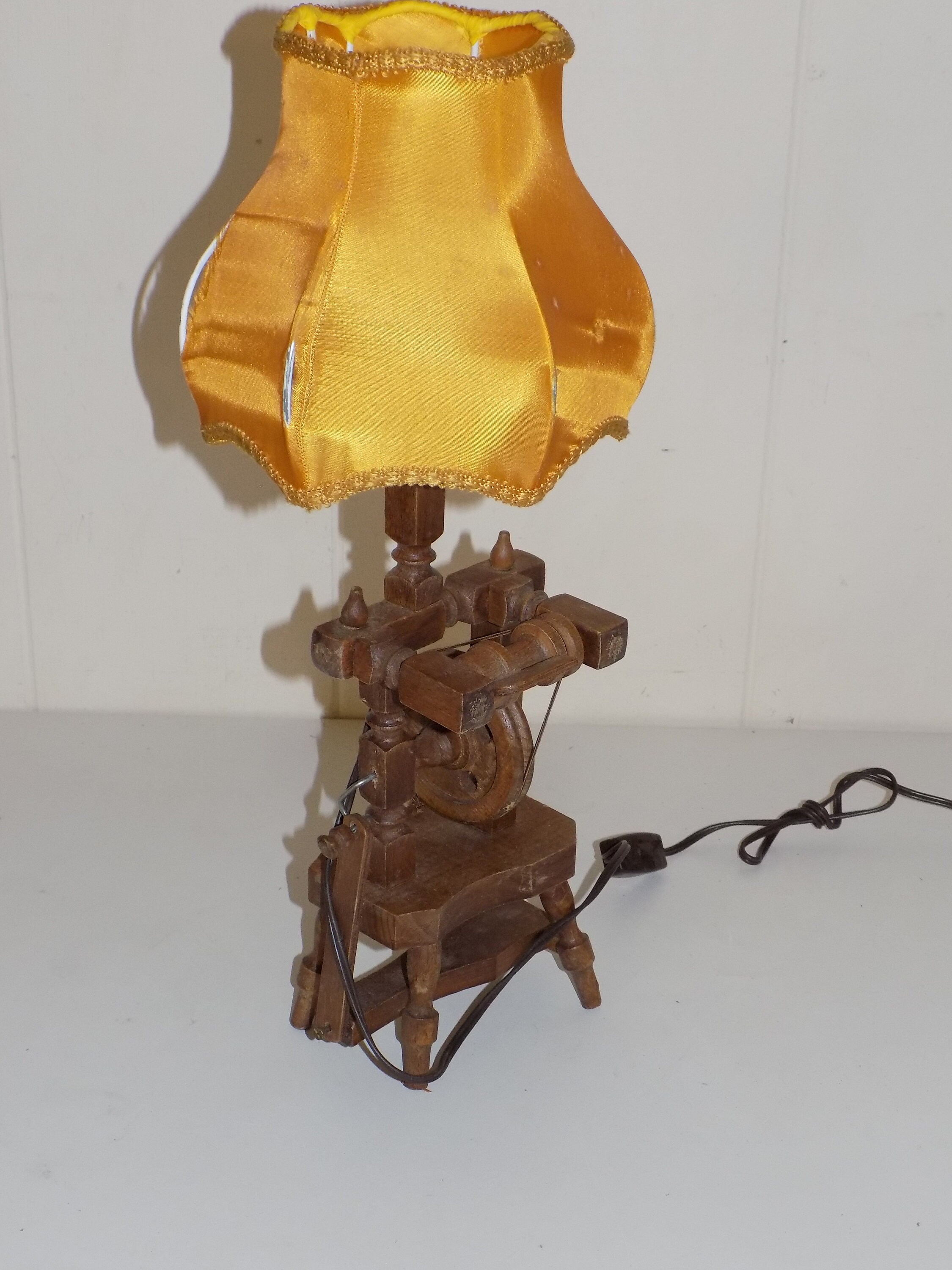 Vintage Wood Spinning Wheel Lamp Etsy
