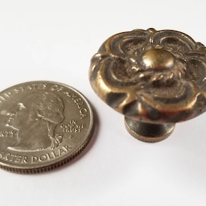 4 x Antique Vintage Style French Provincial Brass Floral Knobs Pulls Handles 1 diameter. K19 image 6