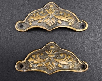 2 x Brass Antique Style Victorian Swag Apothecary Cabinet Drawer Handles Pull 3" cntrs #A10